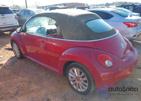 2010 Volkswagen New Beetle 2.5L из США, поврежденный, VIN 3VWRW3AL9AM002812